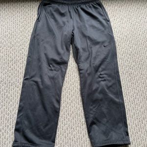 Nike Thermal Sweatpants - Large - Gray